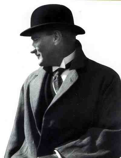 Mustafa Kemal Atatürk'ün Şapkalı Resmi-1