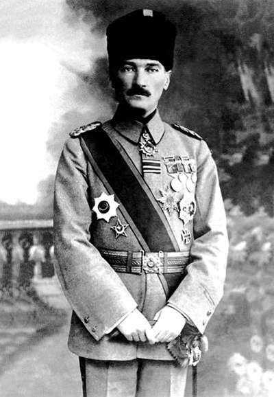 Ordu Komutanı Mustafa Kemal Boydan Üniformalı - 1918