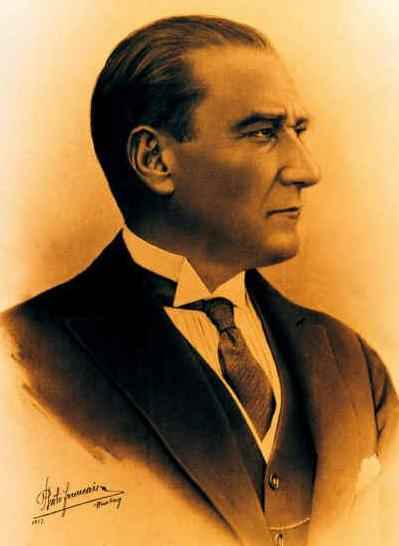 Beyfendi ve Centilmen Atatürk'ün Posteri-2