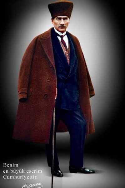 Atatürk'ün Bastonlu (Bastonu ile Çekilmiş) Bir Resmi