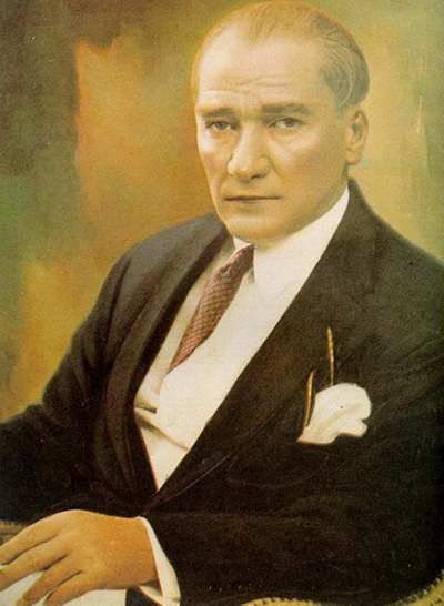 Atatürk Güzel Giyinirdi ve Dünyanın En Şık Lideriydi