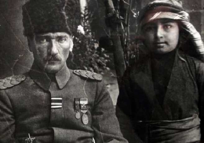 Atatürk ve Manevi Oğlu Abdurrahim Tunçak