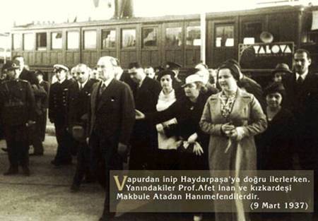 Atatürk Afet İnan ve Makbule Atadan ile