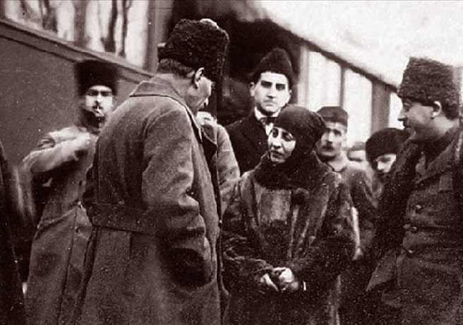 Halide Edip Adıvar ve Mustafa Kemal Atatürk