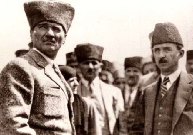 Atatürk Dumlupınar Resimleri - Atatürk İsmet İnönü ile