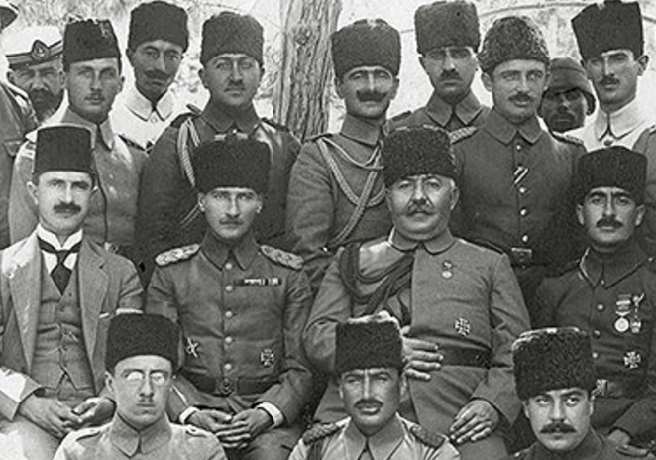 Mustafa Kemal İzett Paşa ile