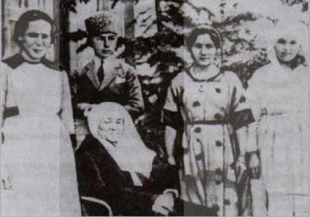 Atatürk'ün Çocukluk Resmi - Atatürk'ün Çocukluğu