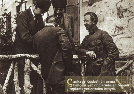 Atatürk İsmet İnönü Çankaya Köşkün'de